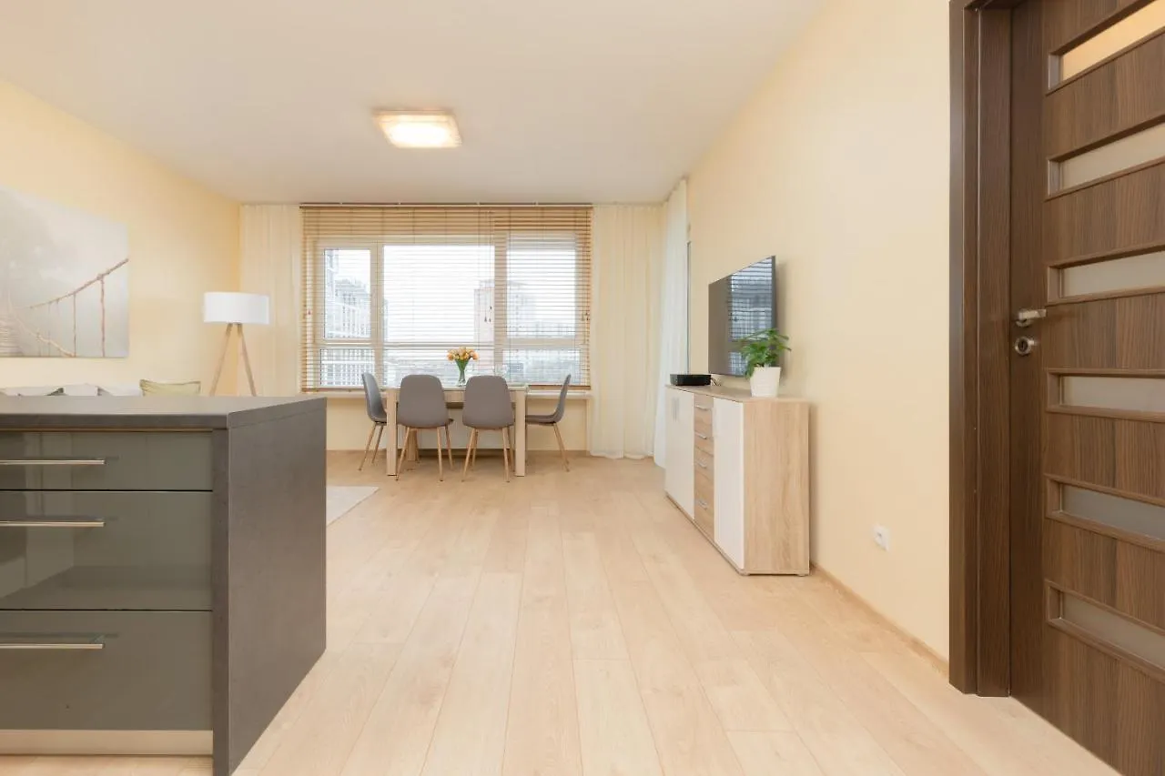 Praga Family Apartment With Parking By Noclegi Renters Warszawa 0*,